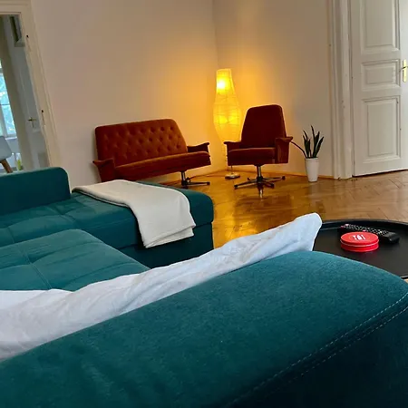 Apartment Schaeffer Palace *